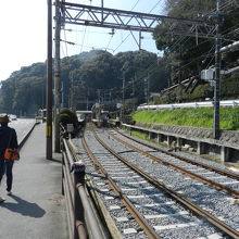 石山寺駅と線路
