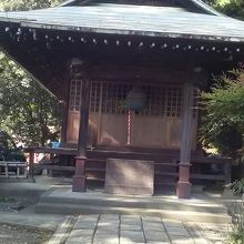 静かなたたずまいの不動堂