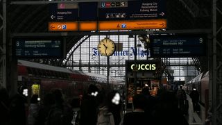 トイレはマック看板の近く！