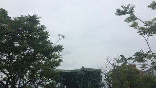 駅前のフリーマーケットに