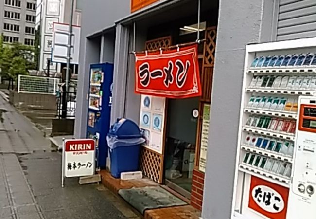 たばこ吸わない人にはキツイかもしれません。