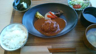 但馬牛ハンバーグと黒豆カステラパフェがおいしかった！