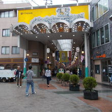 櫛田神社の脇の入り口ｄす。