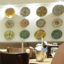 落ち着いた店内