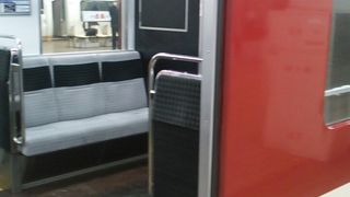 2018年１月27日現在、ＬＣカーの座席の塗装がリニューアルされたようです