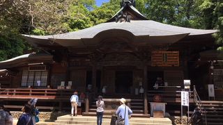 もしかしたら本堂よりも立派かも