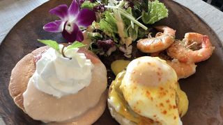 パンケーキもエッグベネディクトも満足。