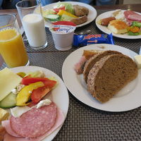 朝バイキング、なかなかです。