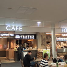 レストランはここだけ。