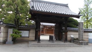 浄土真宗本願寺派の寺院です。