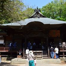 風格のあるご本堂です