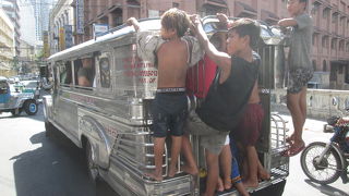 立って乗車していました