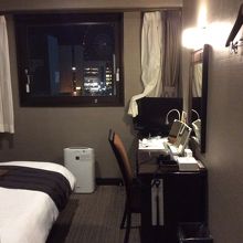 ホテルの窓から見えるのに