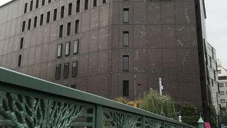 中央区役所前のイベントホール