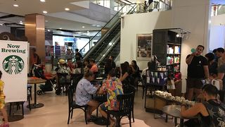 セントラルワールド１階。