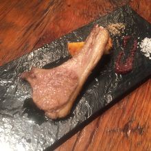 ラムチョップの炭火焼