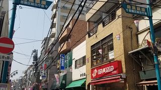 いきなり庶民的な雰囲気になる