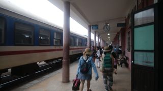 市の中心からは少し離れている