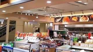 海産物中心のお土産店。