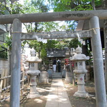 気象神社も境内にあります