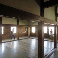 最上階の3階部分ですが、中小城郭の天守より広そうです