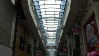 ＪＲ高円寺駅の南側にある長い商店街