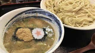 麺の量が選べて、ライスも付く