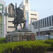 駅前のランドマーク