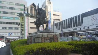 駅前のランドマーク