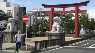 ここから段葛がはじまります。