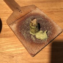刺身には生ワサビ