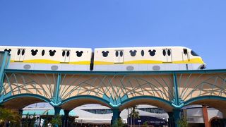 春の陽気にぴったりな色の乗り物！