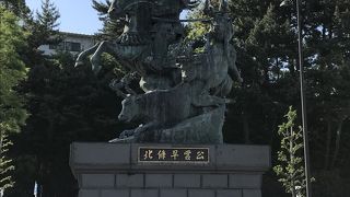 思っていたより遥かに立派な像