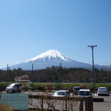 南側から富士山がよく見えます