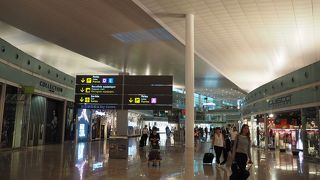 スペインの玄関口。広い！