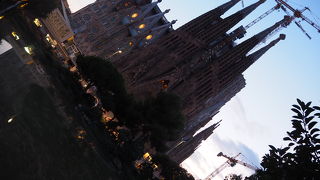 逆さサクラダ・ファミリアスポット