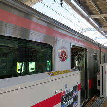 東急の電車とホームドア