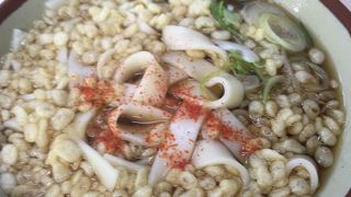 横浜駅相鉄改札外すぐの立食い鈴一のきしめん美味い