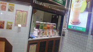 フレッシュジュースを飲ませてくれるお店