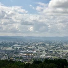 横にある展望台からの眺めがおすすめ