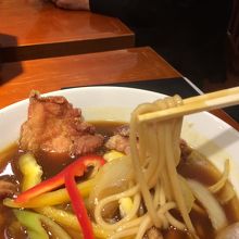 饂飩の麺は細麺です。