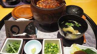 空港の中で食べるひつまぶし♪