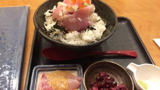 海鮮ごっつぉ丼