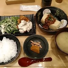 揚出し麻婆豆腐とチキン南蛮が付いた満腹セット930円