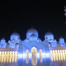 夜のシェイクザィードグランドモスク
