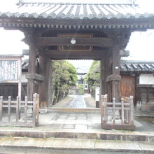 山門の様子です。