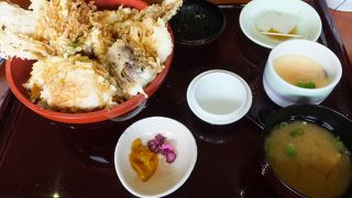 牡蠣かば丼で有名