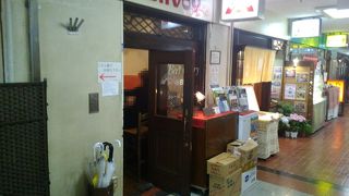 早い、安い、うまい辛いのカレーはサラリーマンの味方