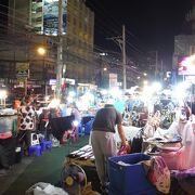 露店がならび、良い雰囲気です