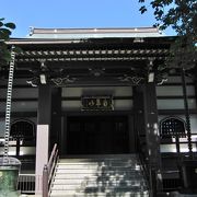 春日の局の息子の稲葉正勝が開基の養源寺